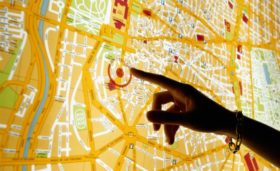Geolocalização: como o mercado pode aproveitar o melhor dessa tecnologia? geolocalização-mobile